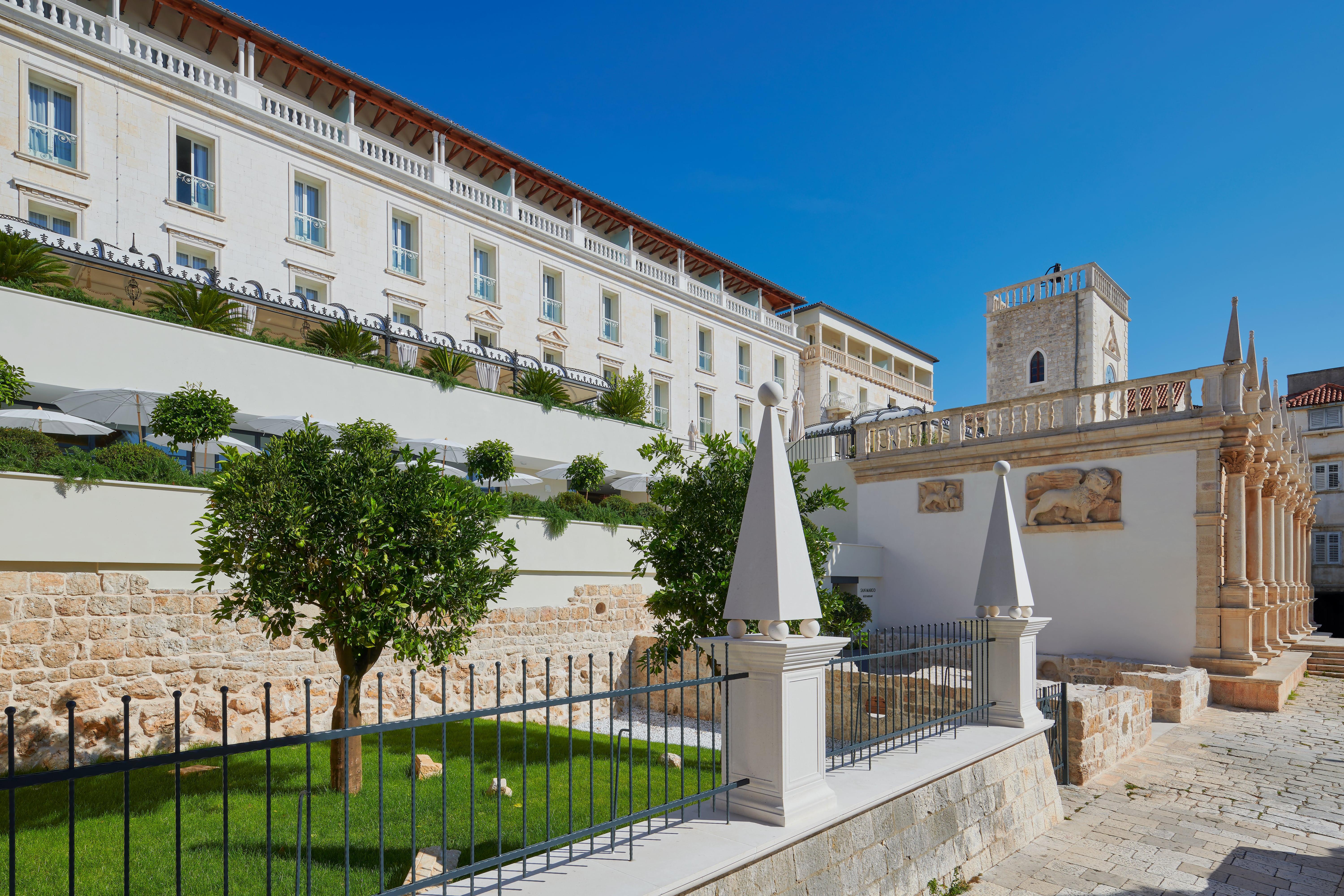 Palace Elisabeth, Hvar Heritage Hotel - The Leading Hotels Of The World Hvar Town Exterior photo